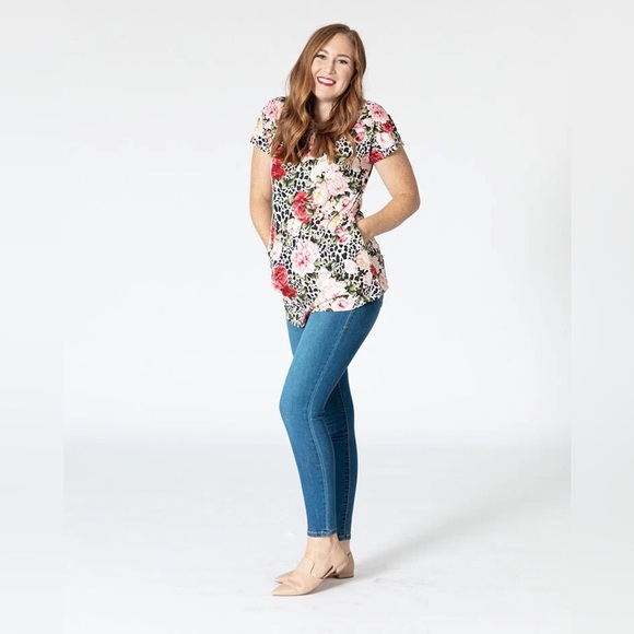 LuLaRoe Mitzi Top - Picture 6 of 6